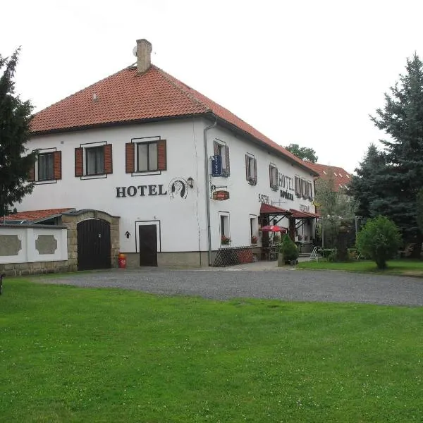 데친에 위치한 호텔 Hotel Kovarna