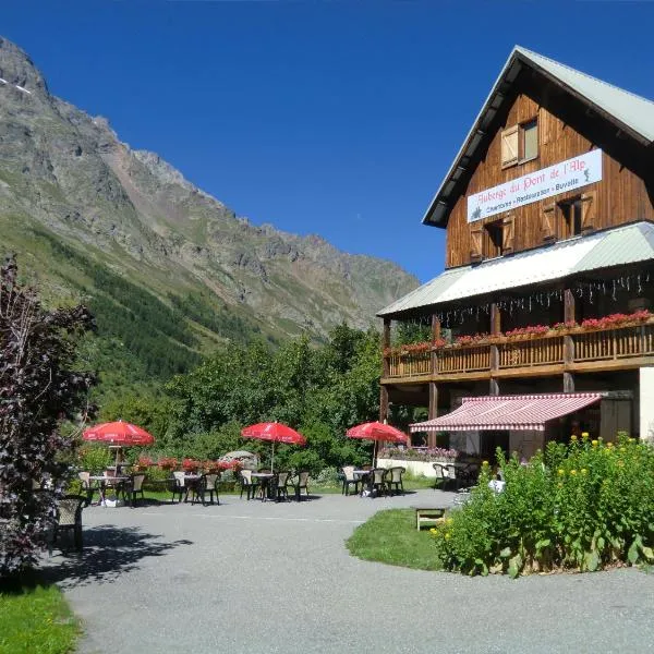 르모네티르 레 방에 위치한 호텔 Auberge du Pont de l'Alp