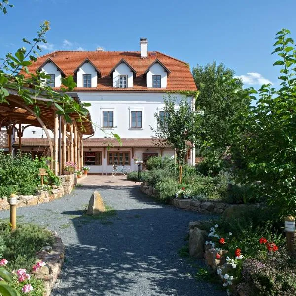 프루호니체에 위치한 호텔 Babiččina Zahrada Penzion & Restaurant