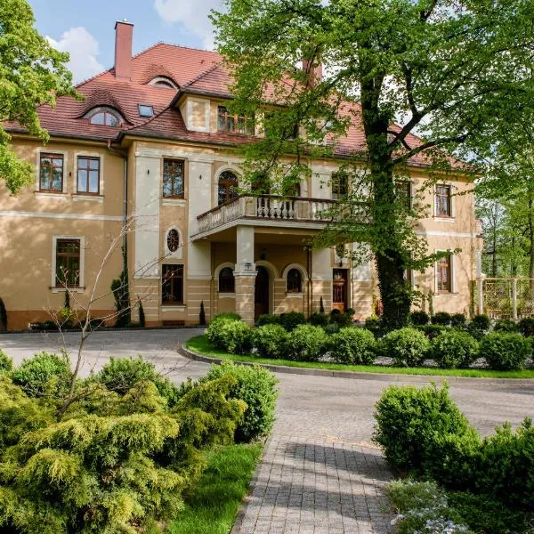타르노프스키에구리에 위치한 호텔 Pałac Ogrodowa