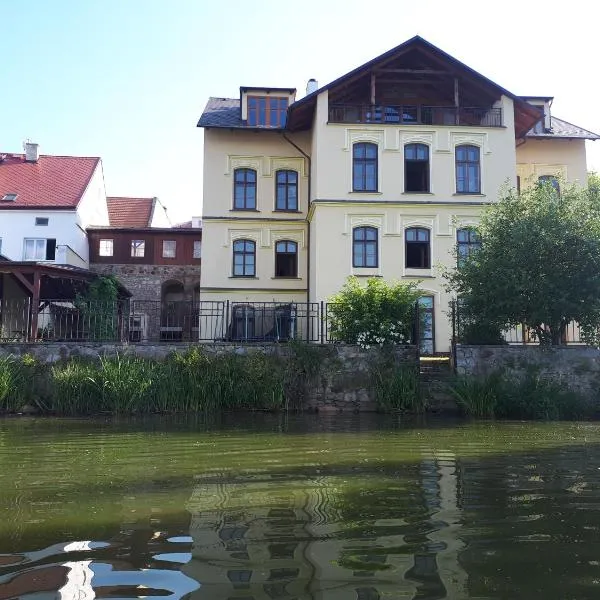 인드르지후프흐라데츠에 위치한 호텔 Apartmány Šetkova vila