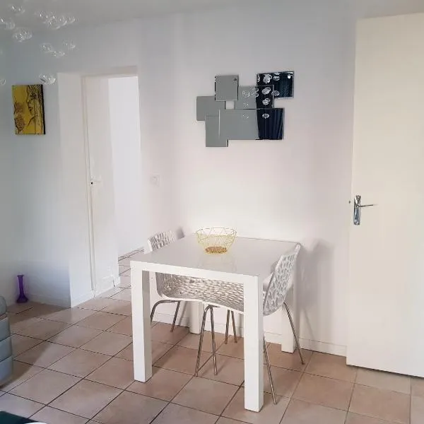 로안에 위치한 호텔 Jolie appartement moderne à Roanne