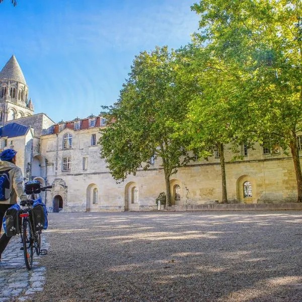 생트에 위치한 호텔 Les Chambres de l'Abbaye