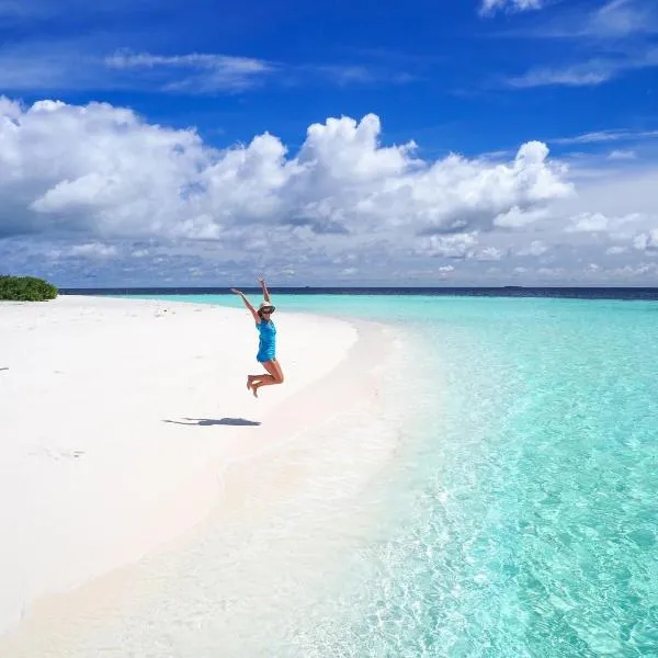 알리푸 아톨에 위치한 호텔 Coral Beach Maldives