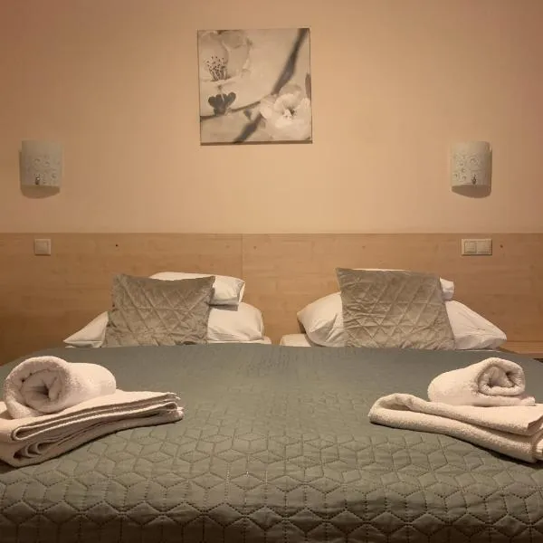 모숀머저로바르에 위치한 호텔 Nimród Hotel és Ètterem