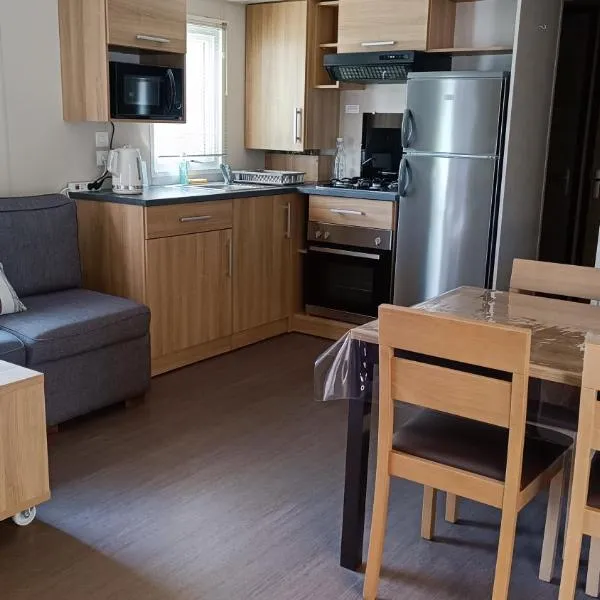 퐁타벤에 위치한 호텔 Mobil home 3 ch domaine de kerlann pont aven wifi inclu