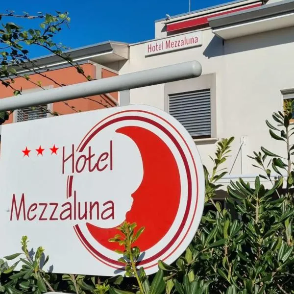 트레비소에 위치한 호텔 Hotel Mezzaluna