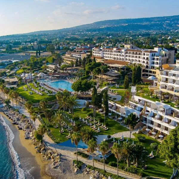 코럴 베이에 위치한 호텔 코랄 비치 호텔 & 리조트 사이프러스(Coral Beach Hotel & Resort Cyprus)