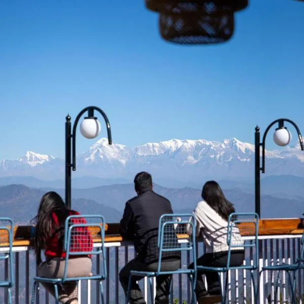 알모라에 위치한 호텔 Kasar Himalaya Holiday Resort, Binsar Rd