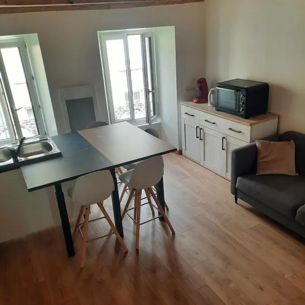 랑고뉴에 위치한 호텔 Langogne, appartement cœur de ville