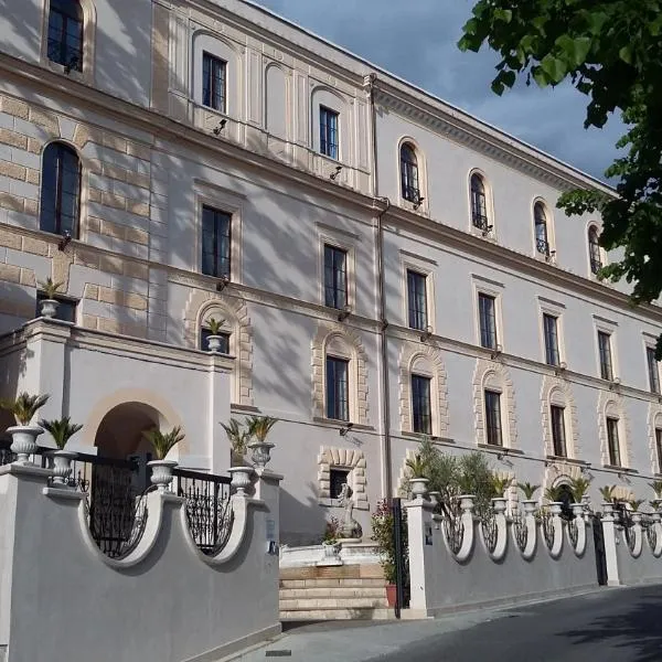 수비아코에 위치한 호텔 Palazzo Moraschi Subiaco